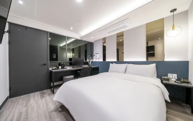 Guri Studio 9