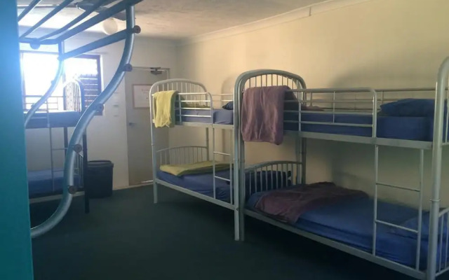 Maxmee Resort Hostel