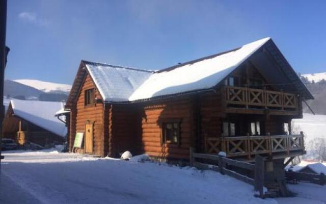 Отель Roksolana Поляна вид на фасад