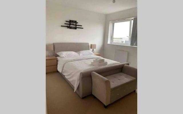 Luxury 1 Bedroom Apartment with Netflix & Parking