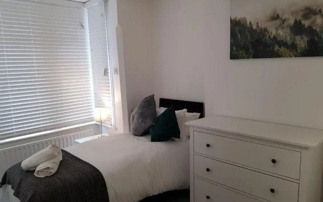 Chiltern Apartment