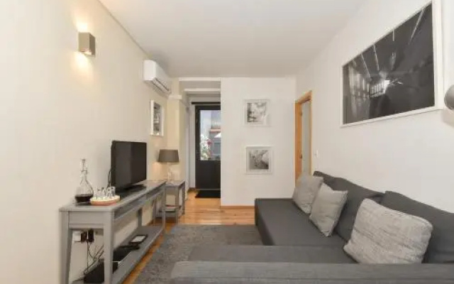Almada Apartments 468