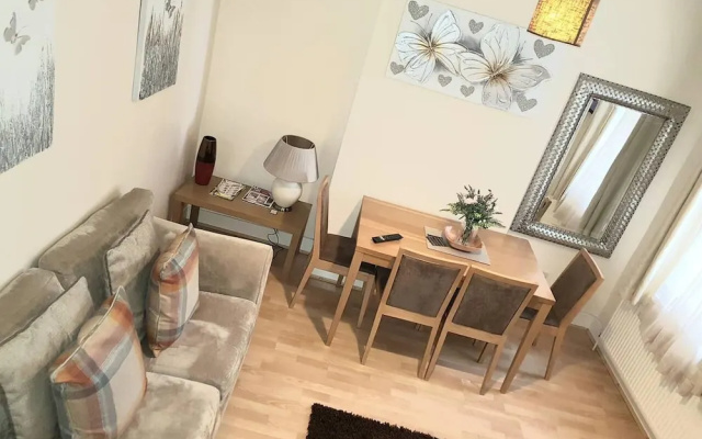 Cedar Villa - Inviting 5-bed House in Chatham-