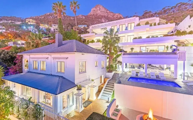 YOLO Spaces - Clifton Sea View Villa
