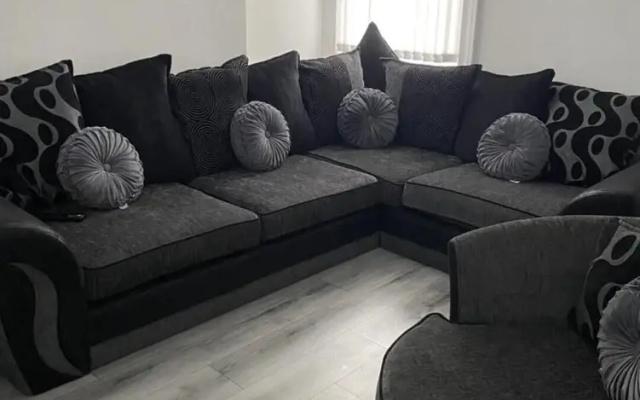 Impeccable 2-bed House in Liverpool