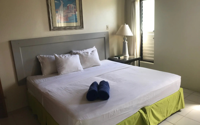 Coconut Court Beach Hotel