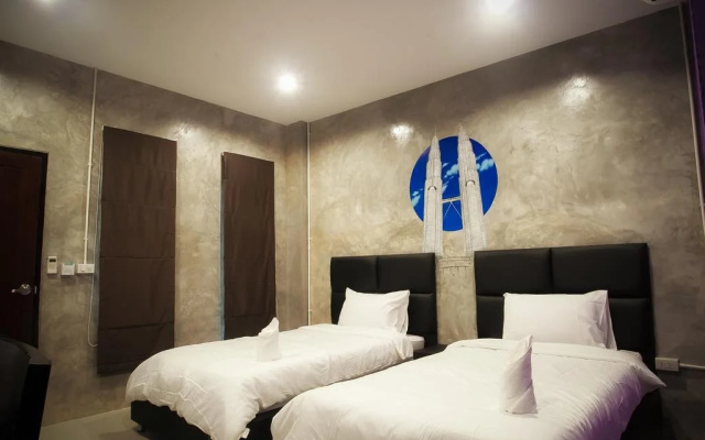 B Cozy Hotel