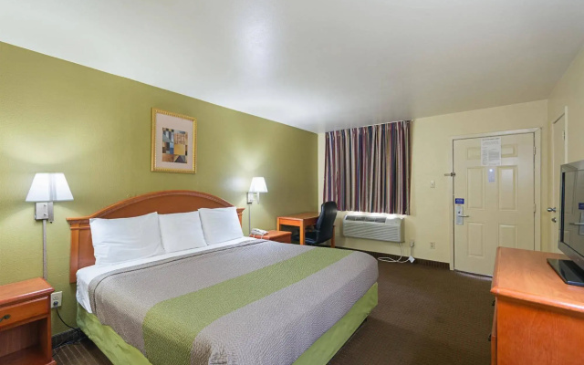 Motel 6 Livingston, TX
