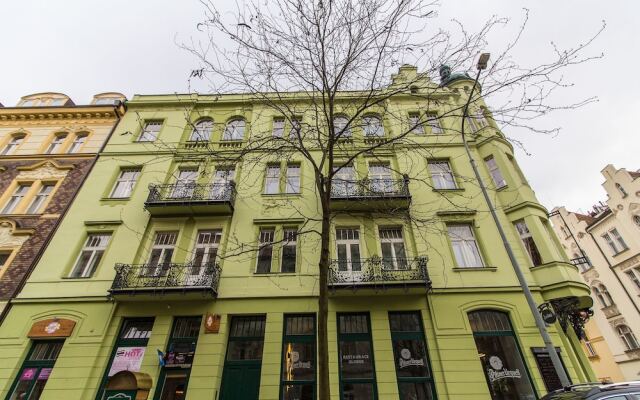 Апартаменты Krizikova Apartment вид на фасад