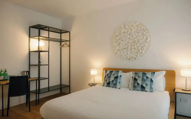 Stilla Rooms and Contemporary Cuisine