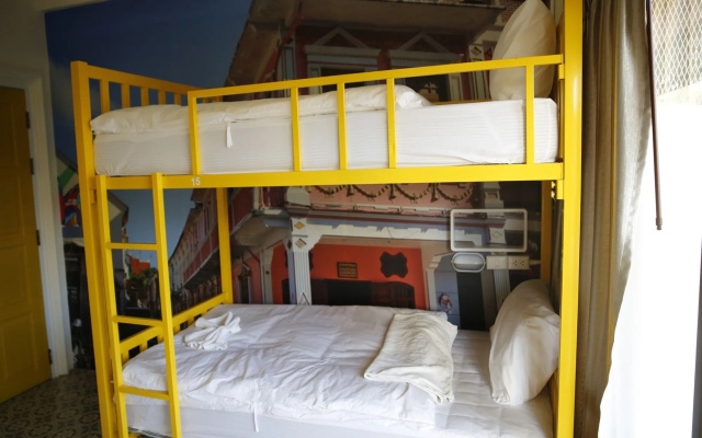 Sino Hostel Kata
