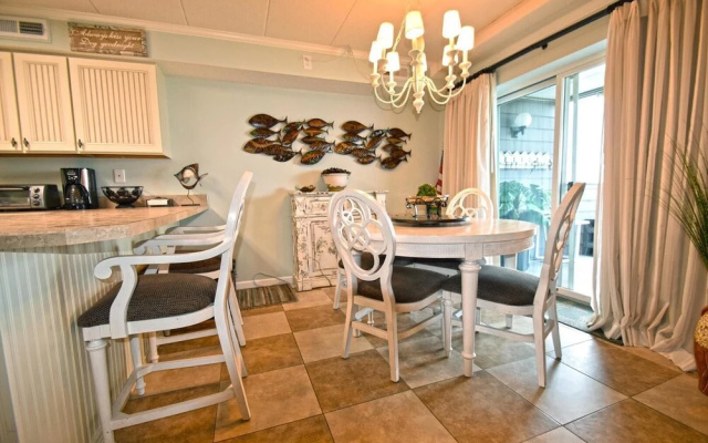 Harbour Island 102M 2 Bedroom Condo by RedAwning
