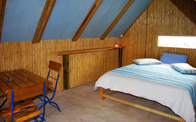 Amber Lagoon Backpackers Lodge