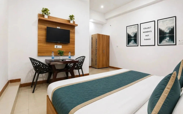 Mauryan Express Hotel Nangloi Metro