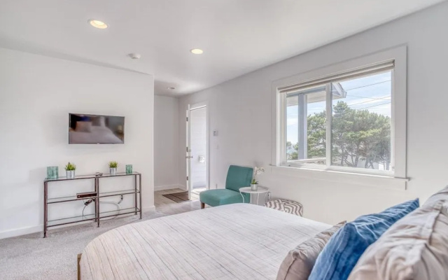 Breakwater Beach House