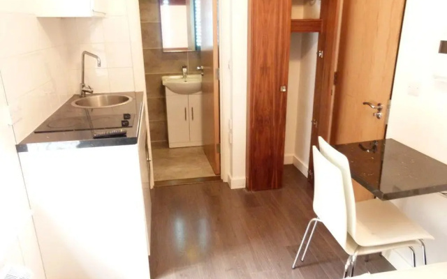 SS Property Hub - City of London Studio Apartment 5