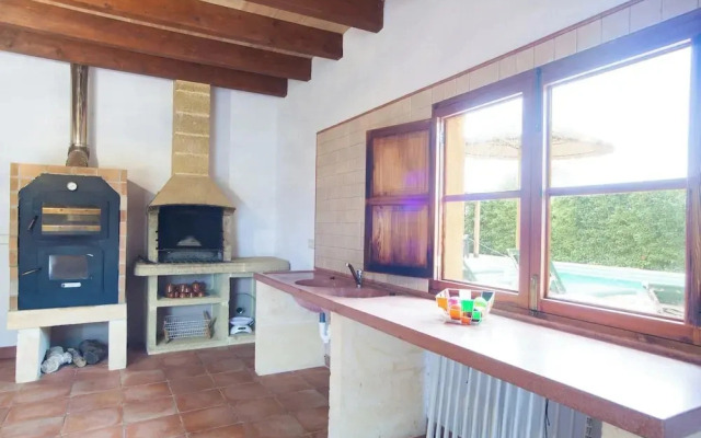 Villa in Manacor With Pool & Tennis Court
