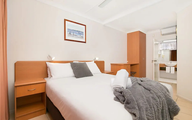 South Gladstone Motel