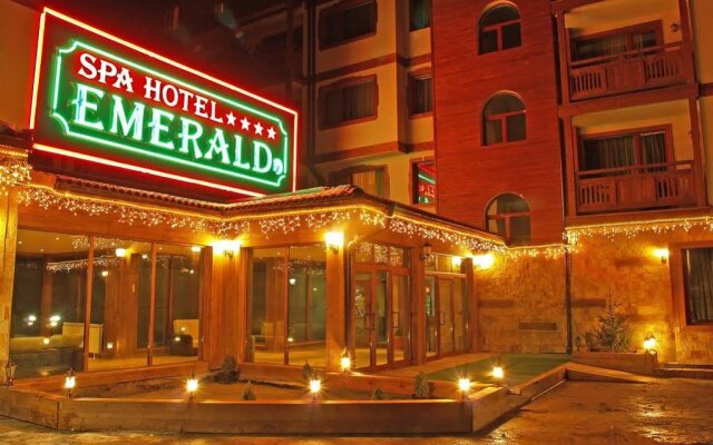 Emerald Spa Hotel вид на фасад