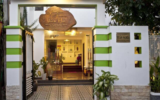 Отель Flower Garden Homestay Хойан вид на фасад