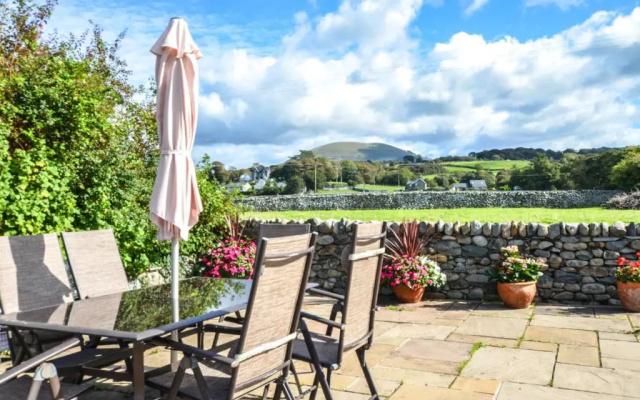 3 Tyn Llan