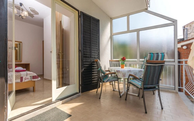 Beautiful Home in Lovrecica With Wifi and 2 Bedrooms