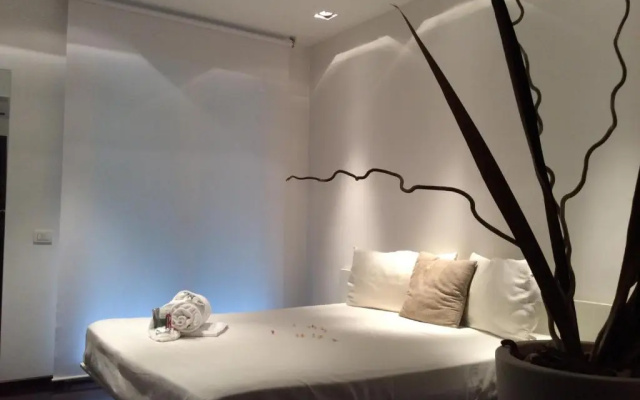 15.92 Hotel