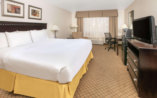 Holiday Inn Express & Suites Roswell