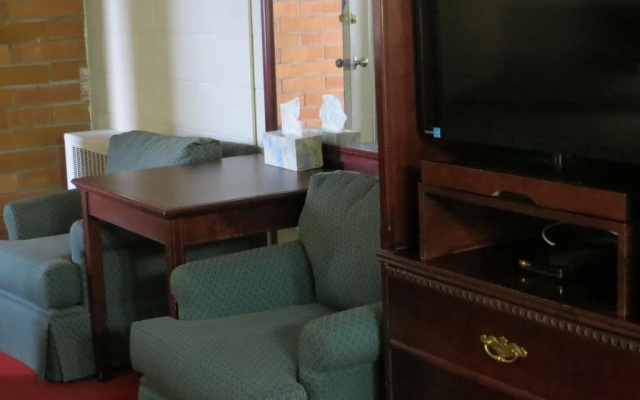 Red Carpet Inn & Suites
