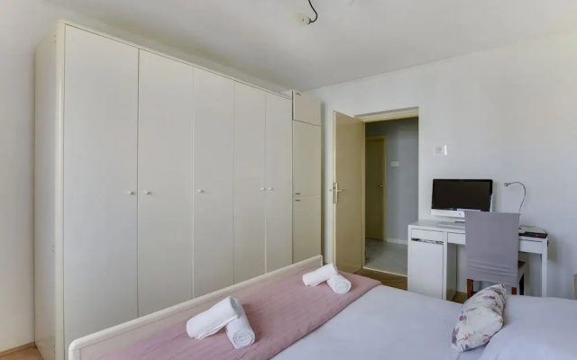 Homely Apartment in Split near Sea
