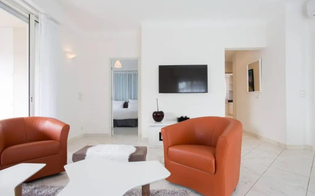 Mariott Area: Sunny 2 Beds /2 Baths