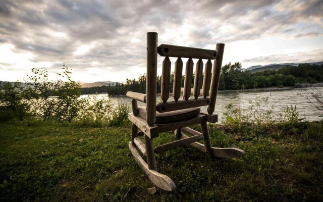 Skeena River House Bed & Breakfast