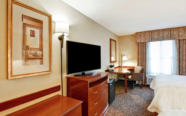 Hampton Inn & Suites Fredericksburg-at Celebrate Virginia