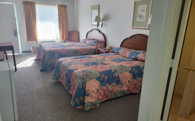 Blue Ribbon Inn and Suites