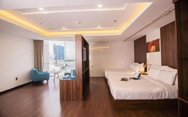 Gold Central Hotel by Haviland