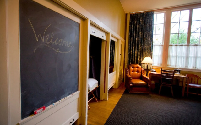 McMenamins Kennedy School