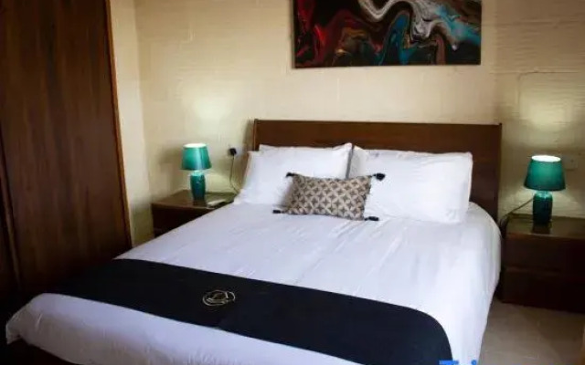Kenn - 4 bedrooms (sleeps 8+2 kids) Gharb village