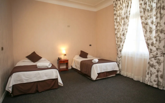 Hostal Plaza Londres 77