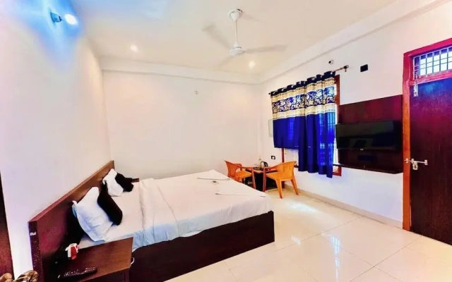 Hotel Aparna Palace