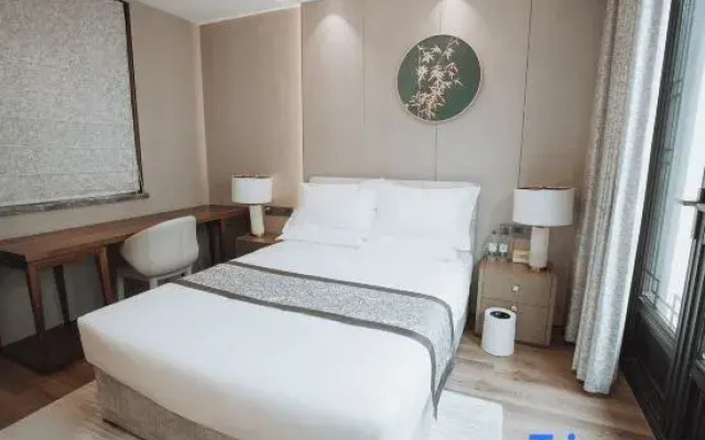 Man · Wenquan Homestay