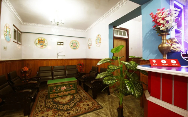 OYO 6932 Hotel Snow Lion