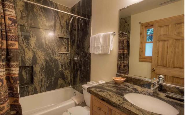 Hudsons Hideaway by Lake Tahoe Accommodations