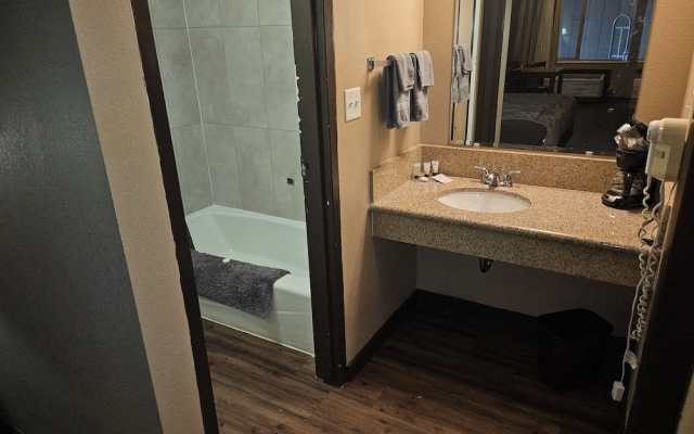 Home Away Inn LLC Laramie