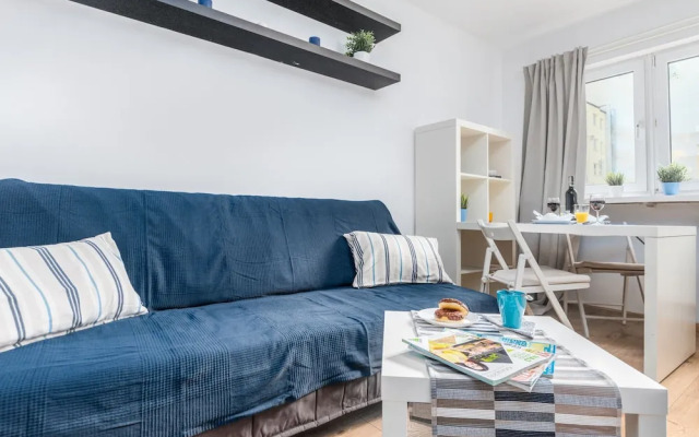 Apartment Warsaw Chmielna 116 by Renters