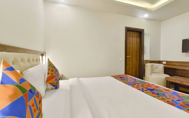 Fabhotel The Palm
