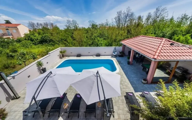 Luxury Villa With Pool - H