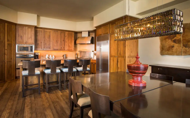 Horizon Pass Lodge