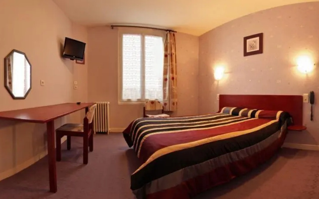 Hotel Universel