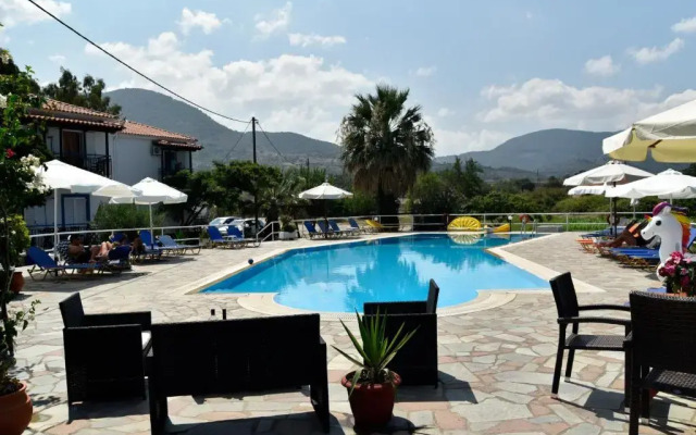 Annamaria Studios & Apartments