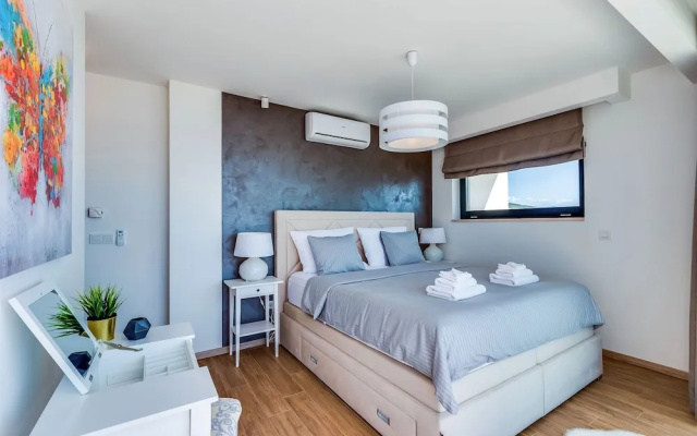 House Luxus Villa Arly